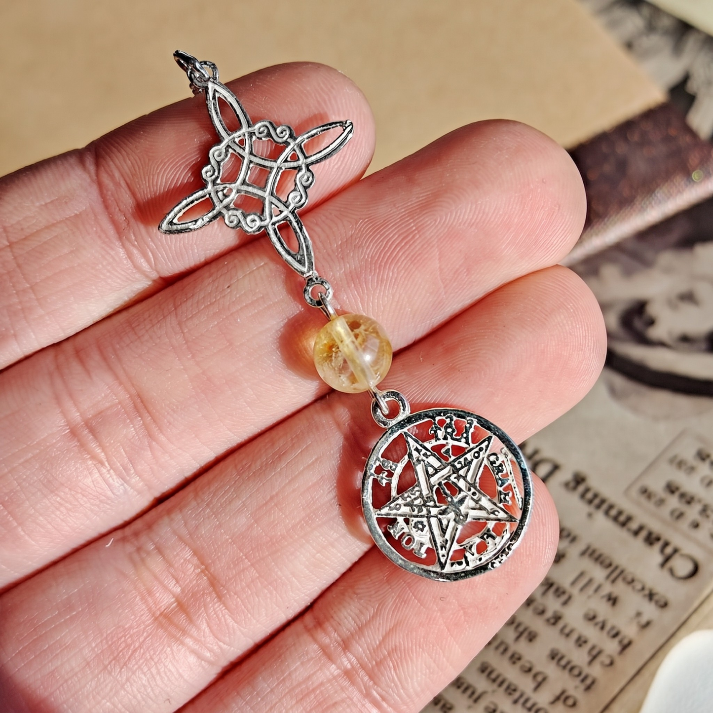 Colgante Nudo de Bruja & Tetragramaton con Bola Citrino S925