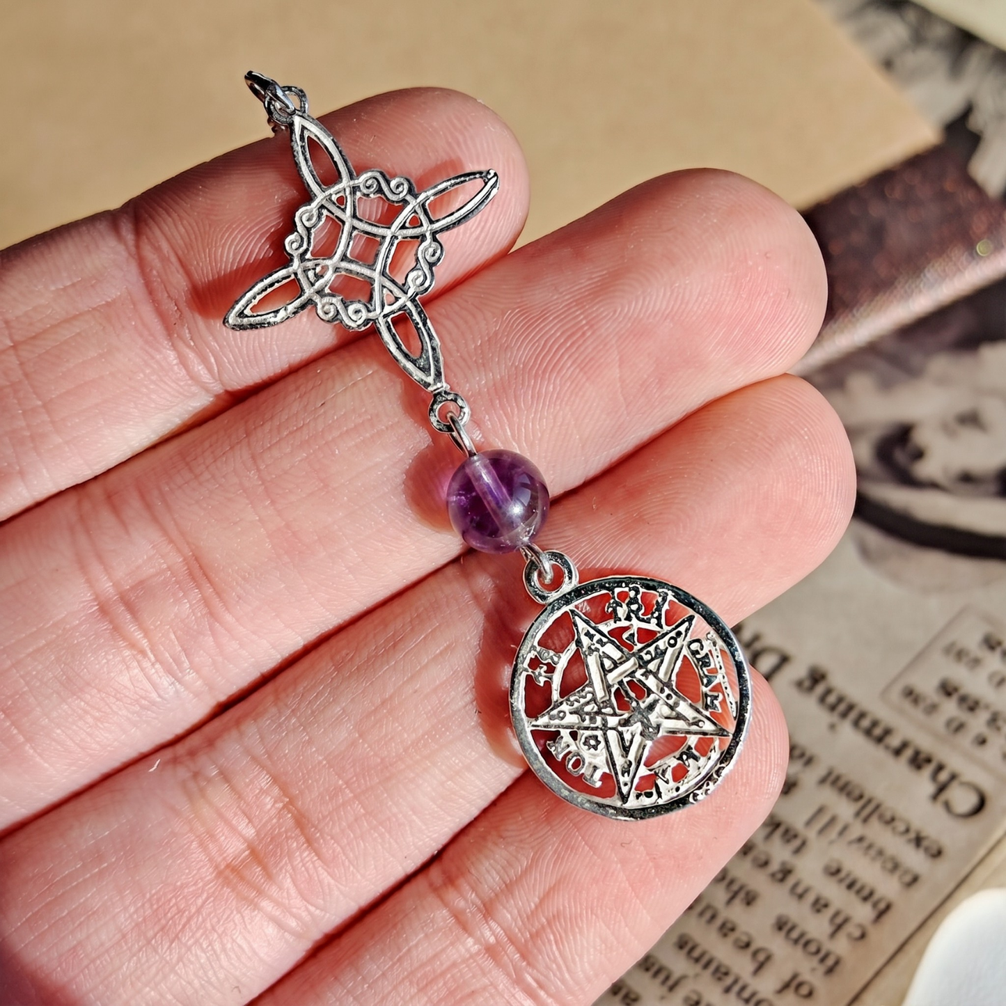 Colgante Nudo de Bruja & Tetragramaton con Bola Amatista S925
