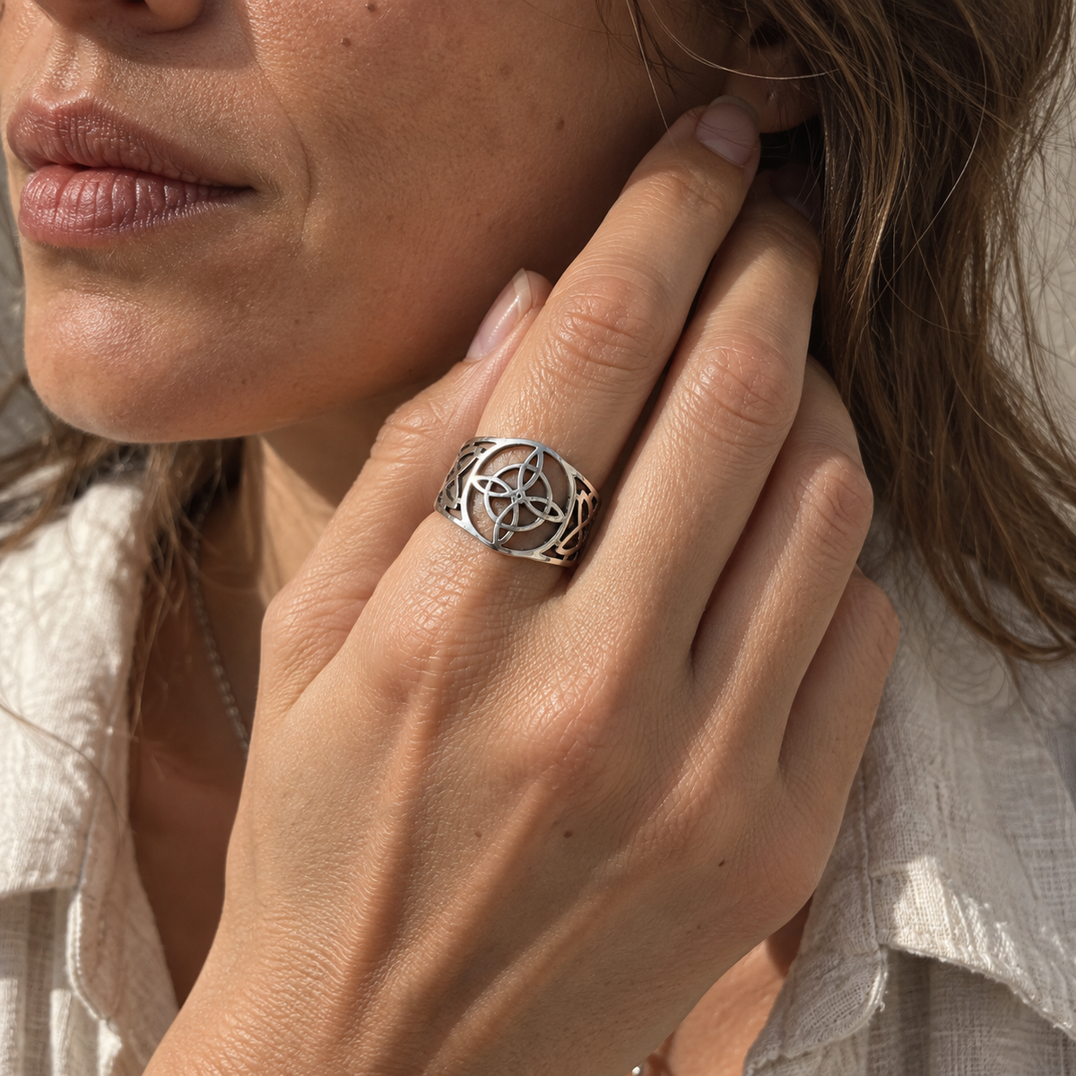 Anillo Nudo de Bruja de Protección en Plata de Ley