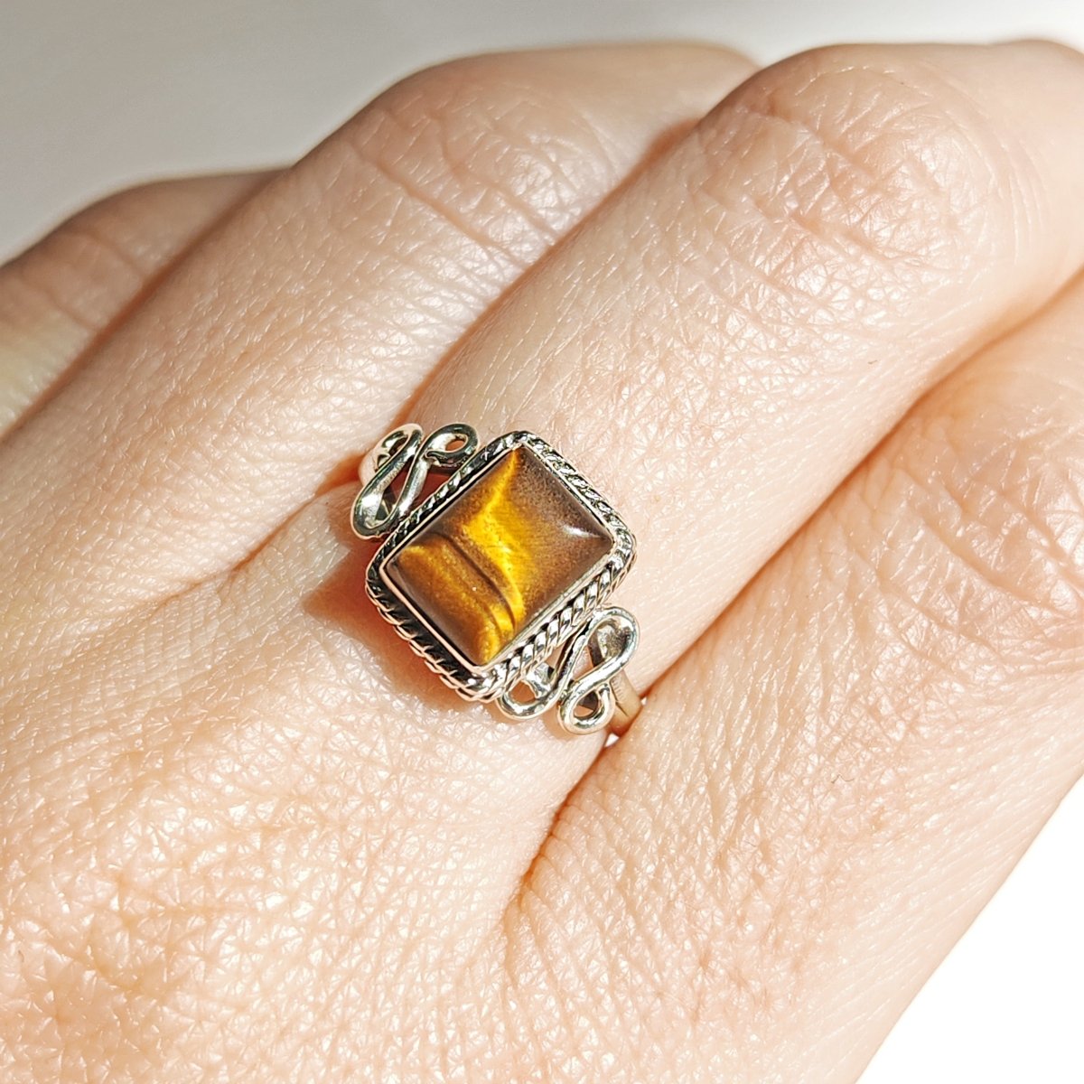 Anillo 'Kusi' de Ojo de Tigre - Plata de Ley - Mystical Tienda