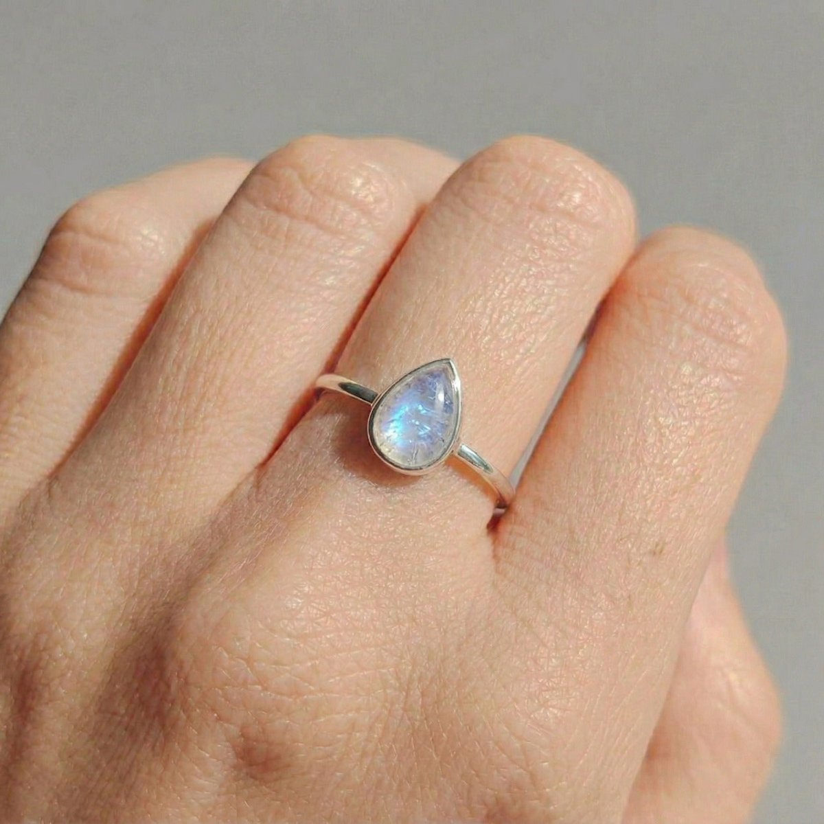 Anillo 'Mayari' de Piedra de Luna - Plata de Ley - Mystical Tienda