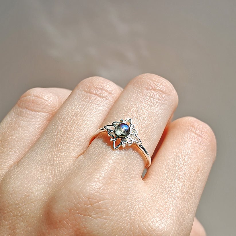 Anillo Nudo de Bruja con Labradorita Plata de Ley 925 - Mystical Tienda