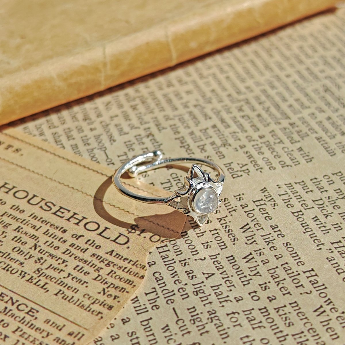 Anillo Nudo de Bruja 'Wicca' con Piedra de Luna - Plata de Ley 925 - Mystical Tienda