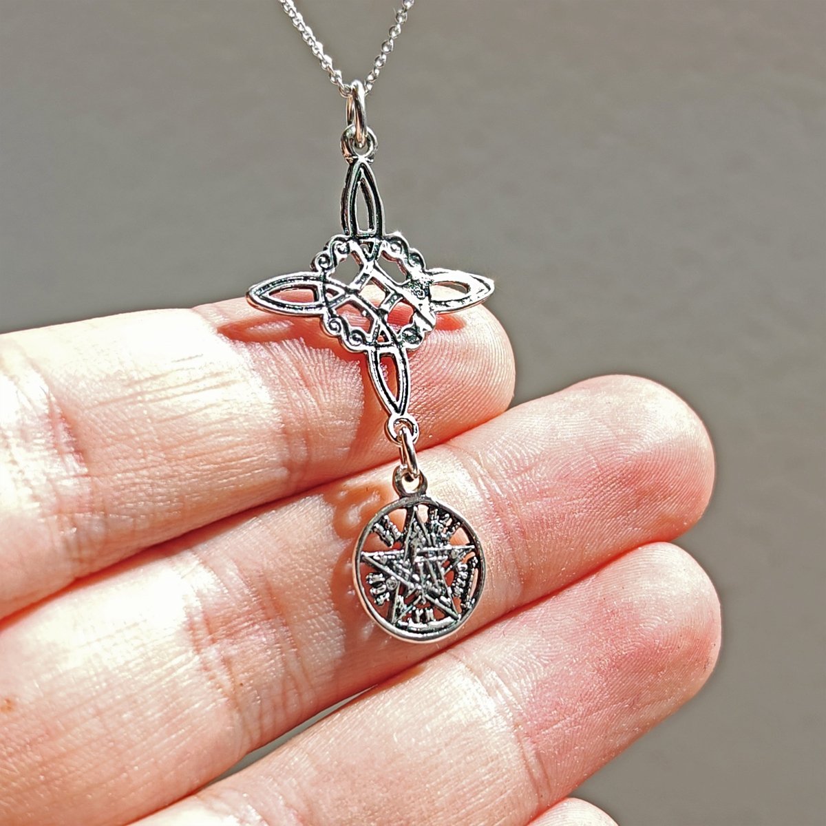 Colgante Nudo de Bruja & Tetragramaton S925 - Mystical Tienda