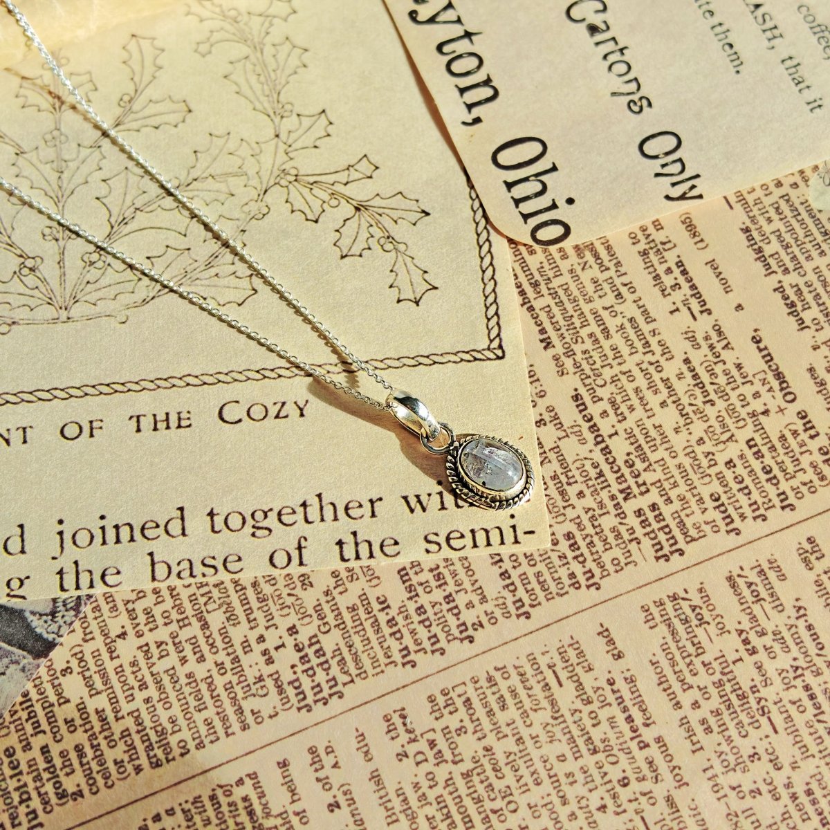 Colgante Óvalo de Piedra de Luna y Plata de Ley 925 - Mystical Tienda