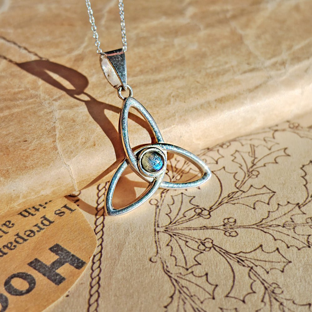 Colgante Triqueta con Labradorita - Plata de Ley 925 - Mystical Tienda