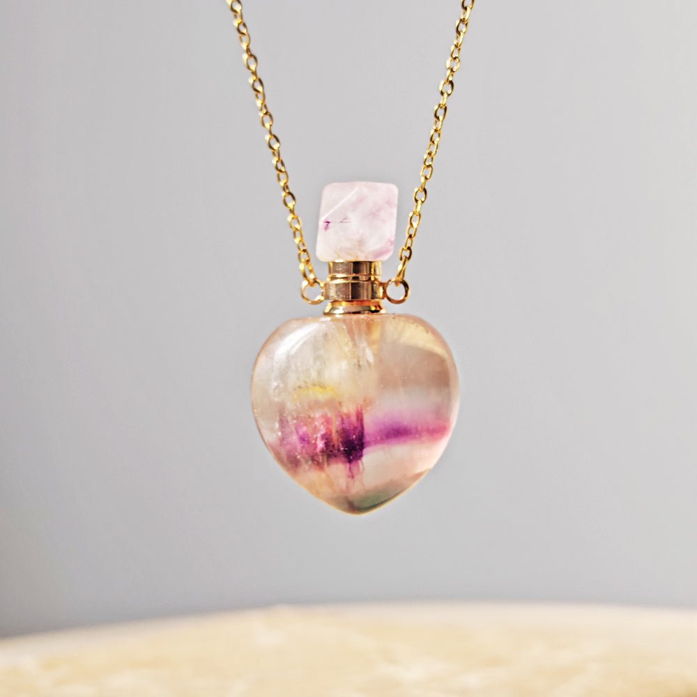 Collar Botella Mágica – Fluorita Arcoíris & Acero Inox. Dorado - Mystical Tienda
