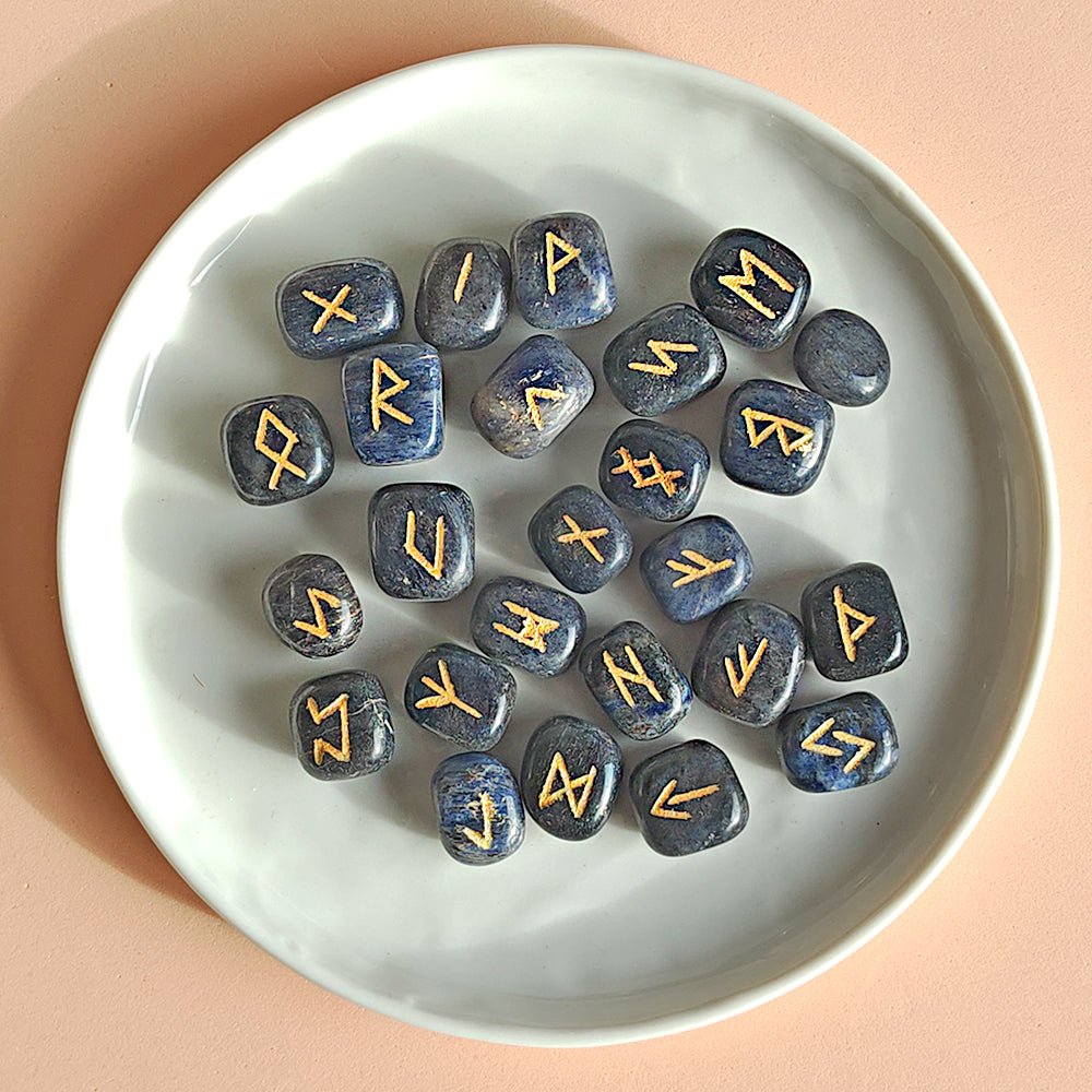 Runas Vikingas en Aventurina Azul – Claridad, sabiduría y comunicación sagrada - Mystical Tienda