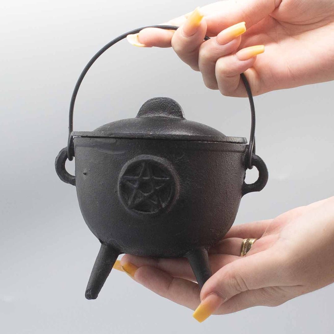 Caldero de Hierro Fundido con Pentagrama - Mystical Tienda