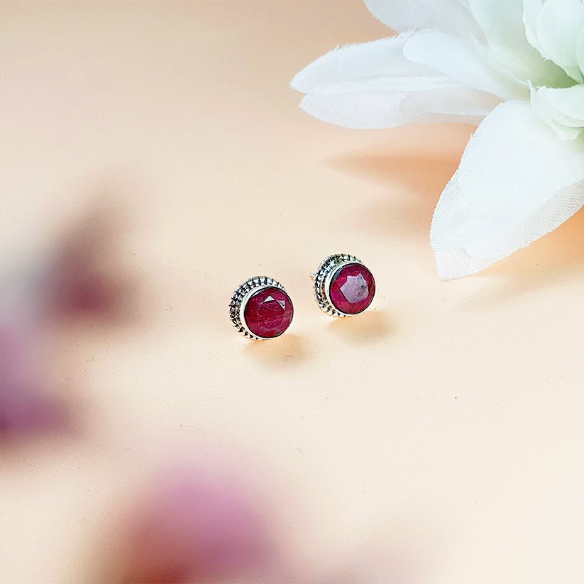 Pendientes Botón Rúbi y Plata de Ley 925 - Mystical Tienda