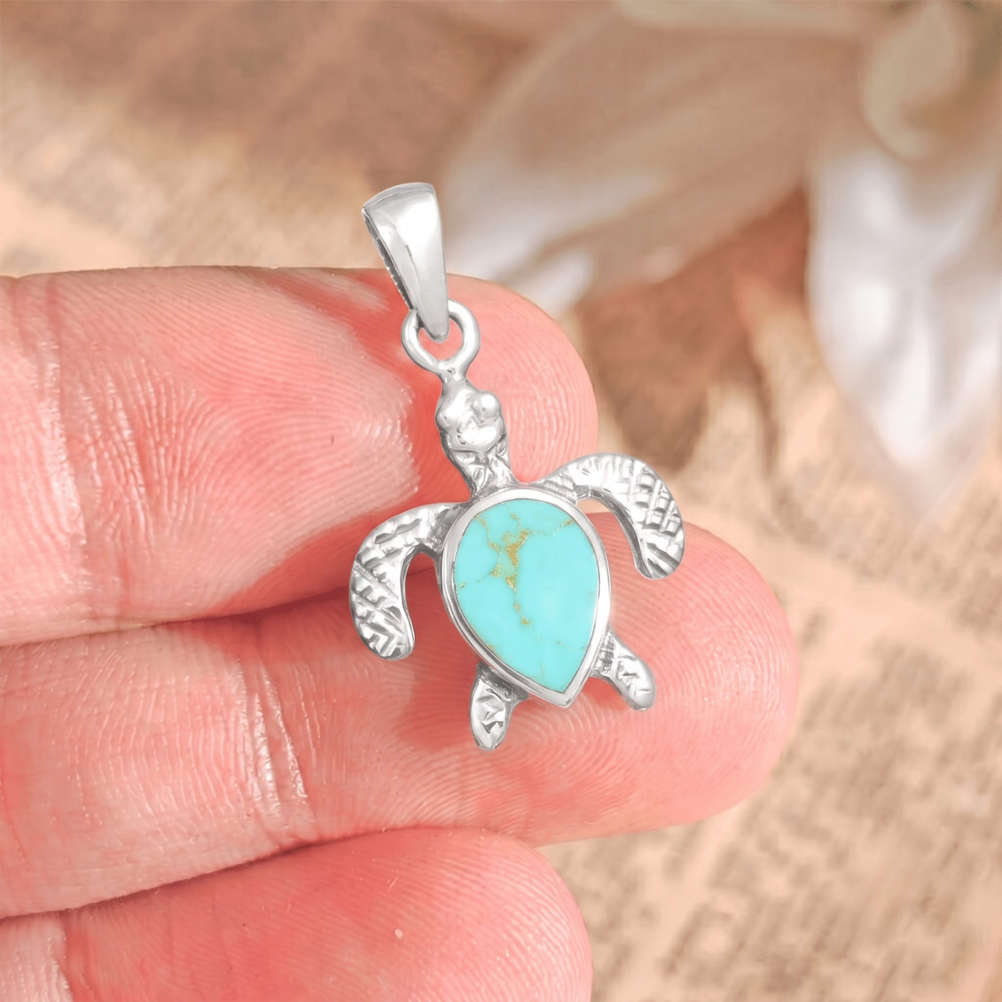Colgante Tortuga con Howlita Azul - Plata de Ley 925