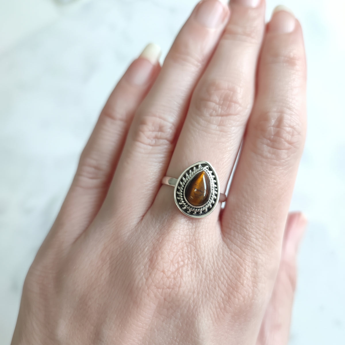 Anillo 'Binna' de Ojo de Tigre - Plata de Ley