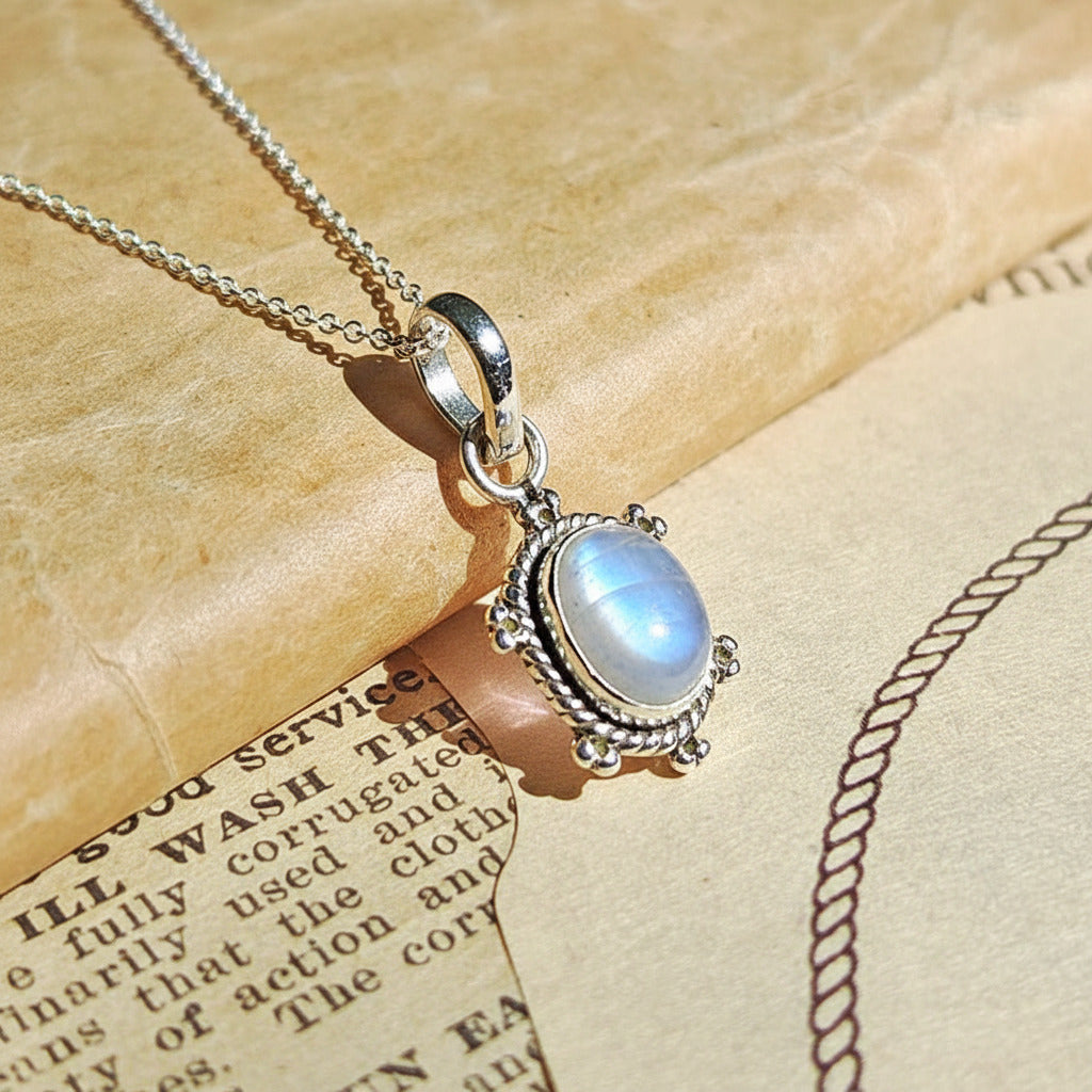 Colgante 'Nammu ' Piedra de Luna y Plata de Ley 925 - Mystical Tienda