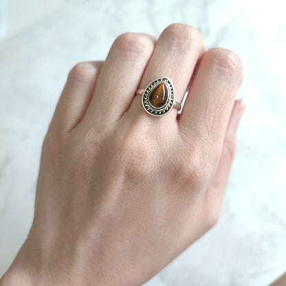 Anillo 'Binna' de Ojo de Tigre - Plata de Ley