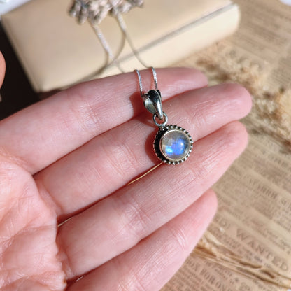 Colgante 'Anumati' de Piedra de Luna y Plata de Ley 925 - Mystical Tienda