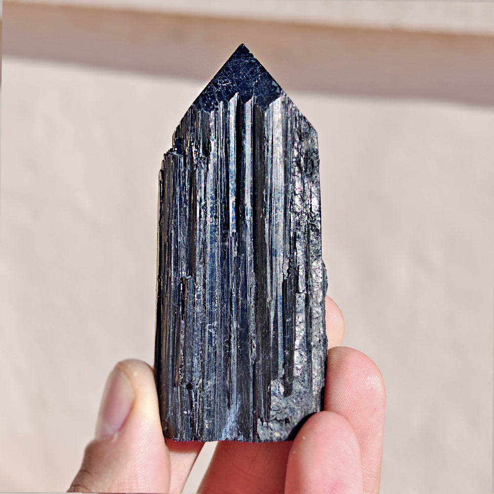 Punta de Turmalina Negra Semipulida