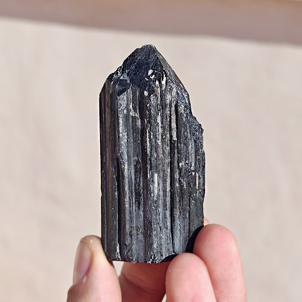 Punta de Turmalina Negra Semipulida