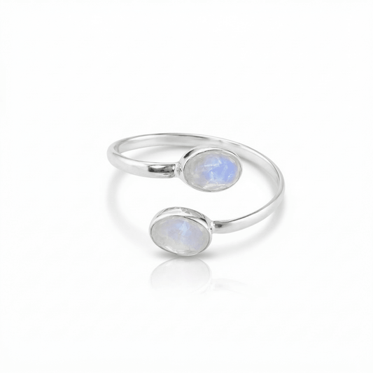 Anillo Ajustable 'Oshun' de Piedra de Luna y Plata de Ley 925 - Mystical Tienda