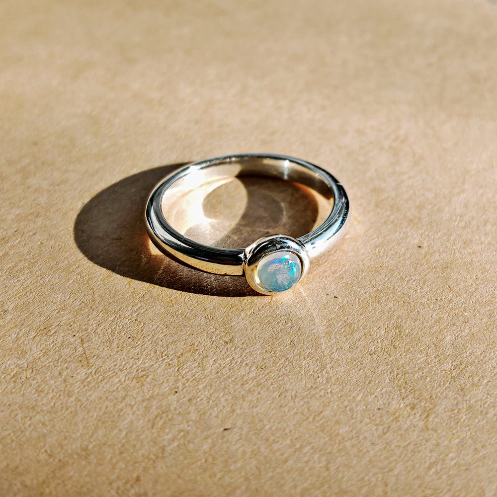 Anillo Círculo de Ópalo y Plata de Ley 925 - Mystical Tienda