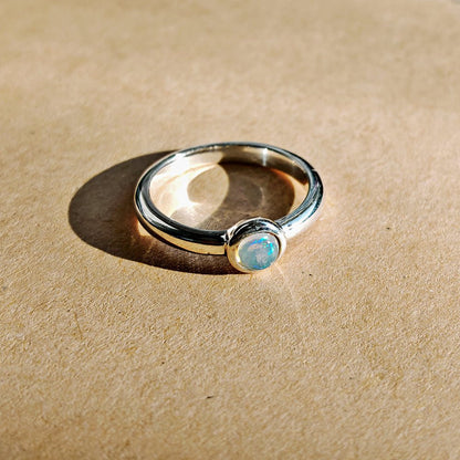 Anillo Círculo de Ópalo y Plata de Ley 925 - Mystical Tienda