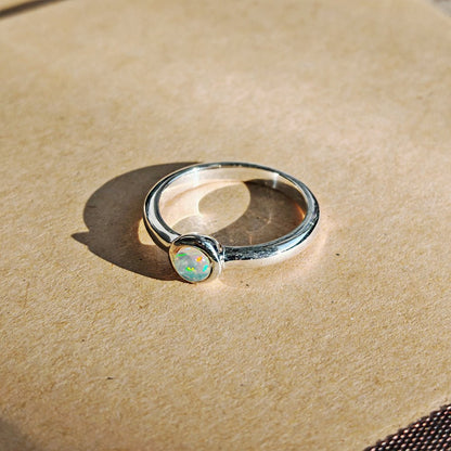 Anillo Círculo de Ópalo y Plata de Ley 925 - Mystical Tienda