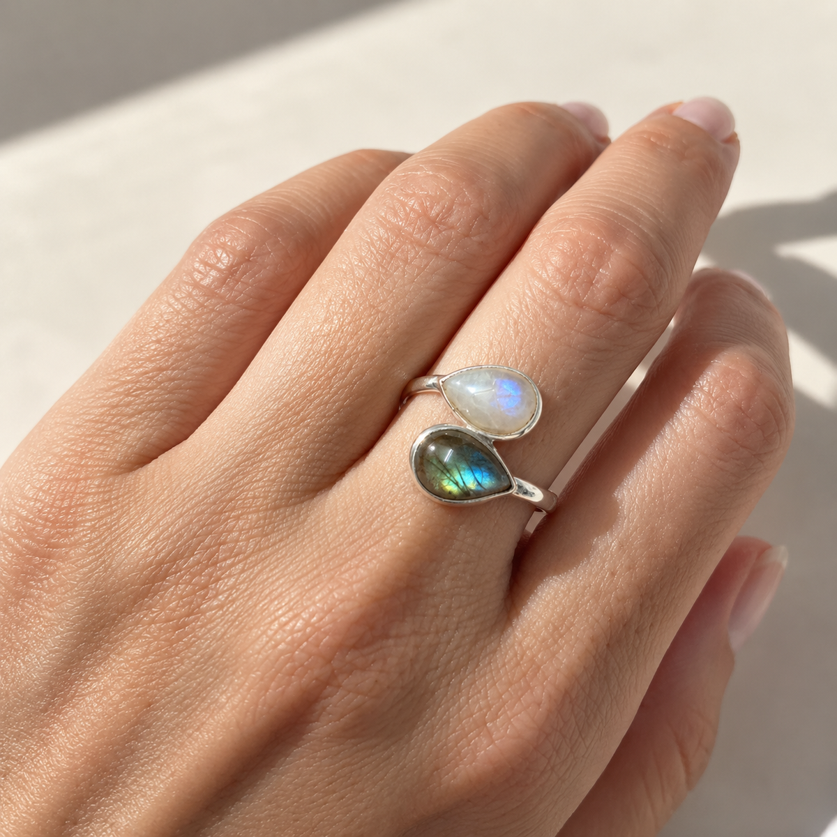 Anillo Doble Lágrima de piedra de luna y labradorita - Plata de Ley 925
