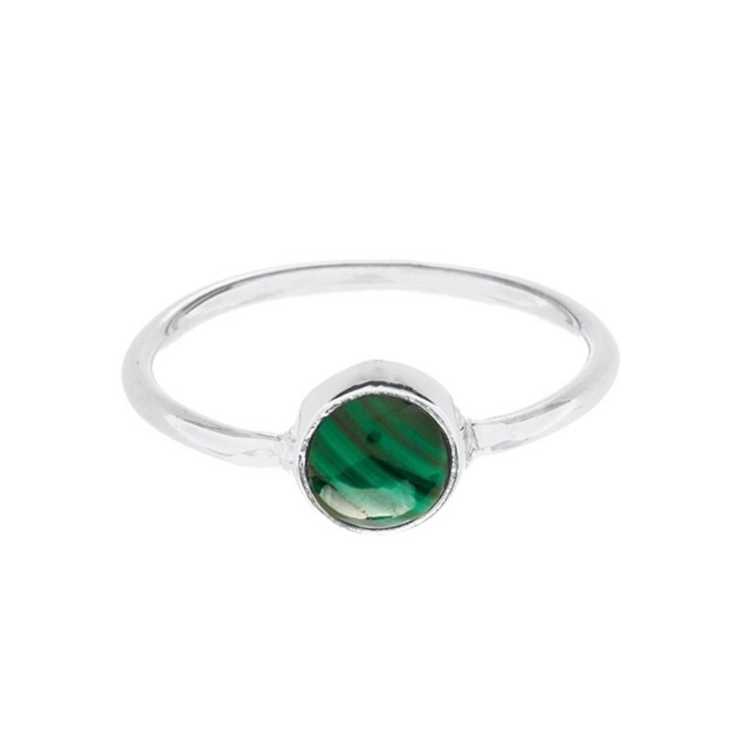 //mysticaltienda.com/cdn/shop/files/anillo-juno-de-malaquita-plata-de-ley-175412.jpg?v=1727041606