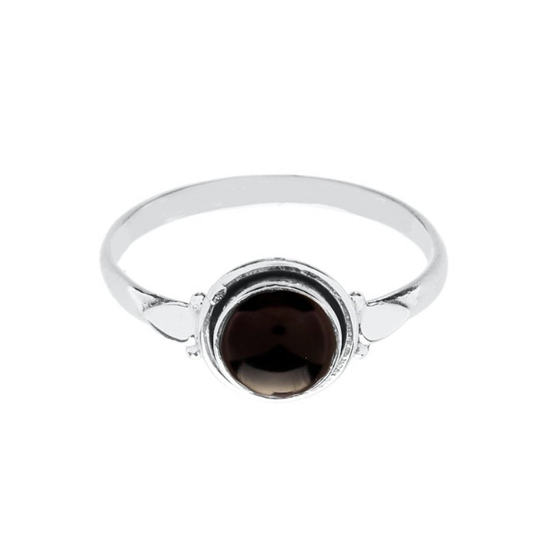 //mysticaltienda.com/cdn/shop/files/anillo-kira-de-onix-plata-de-ley-394067.jpg?v=1727041606