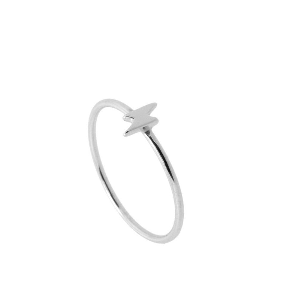 //mysticaltienda.com/cdn/shop/files/anillo-little-thunder-plata-de-ley-925-392712.jpg?v=1718117762