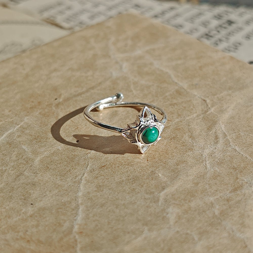 Anillo Nudo de Bruja 'Wicca' con Malaquita - Plata de Ley 925 - Mystical Tienda