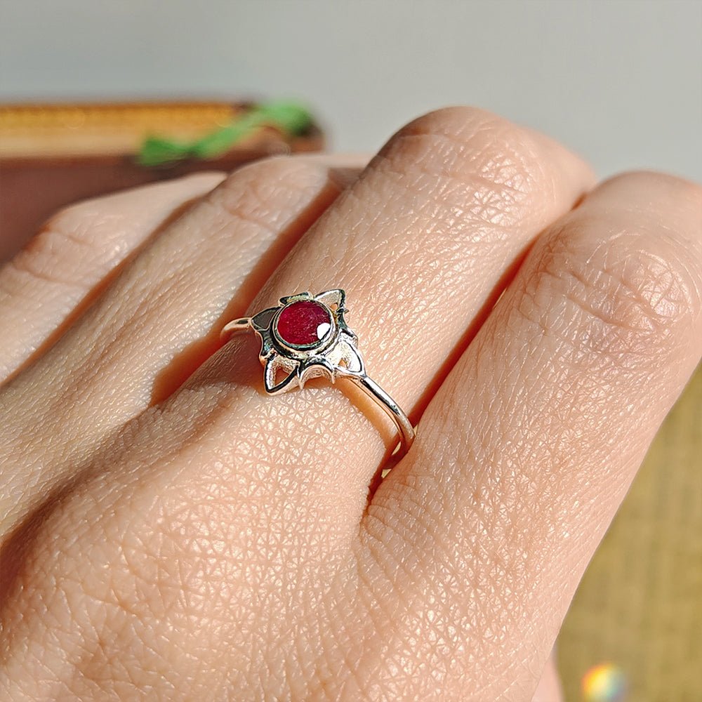 Anillo Nudo de Bruja 'Wicca' con Rubí - Plata de Ley 925 - Mystical Tienda