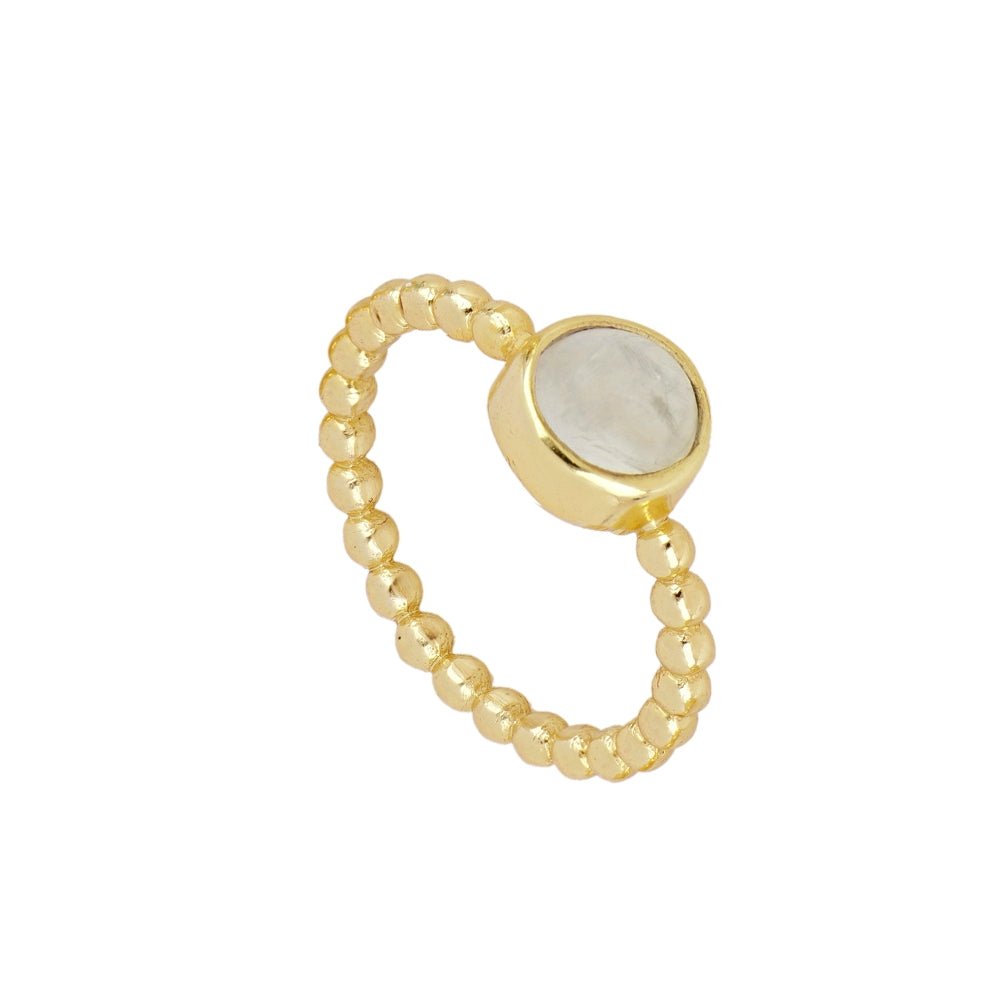 //mysticaltienda.com/cdn/shop/files/anillo-shakeela-de-piedra-de-luna-bano-de-oro-18k-901089.jpg?v=1722181764