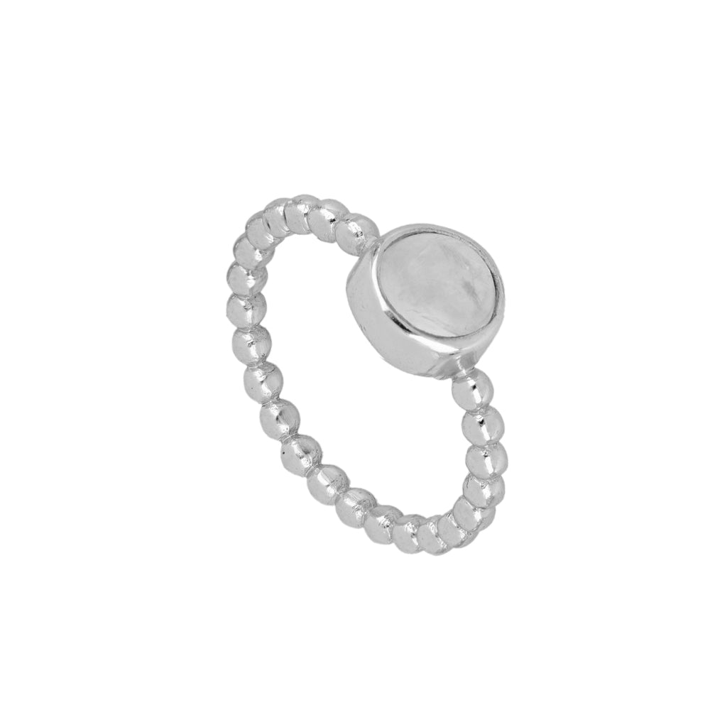 //mysticaltienda.com/cdn/shop/files/anillo-shakeela-de-piedra-de-luna-plata-de-ley-917676.jpg?v=1722181765