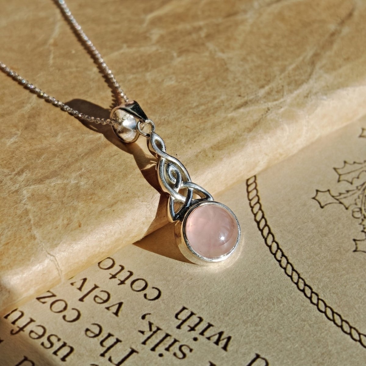 Colgante 'Amariel' Cuarzo Rosa y Plata de Ley 925 - Mystical Tienda