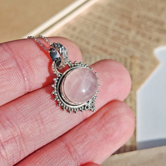 Colgante Amisha Cuarzo Rosa y Plata de Ley 925 - Mystical Tienda