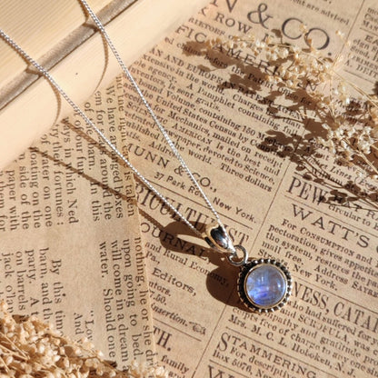 Colgante 'Anumati' de Piedra de Luna y Plata de Ley 925 - Mystical Tienda