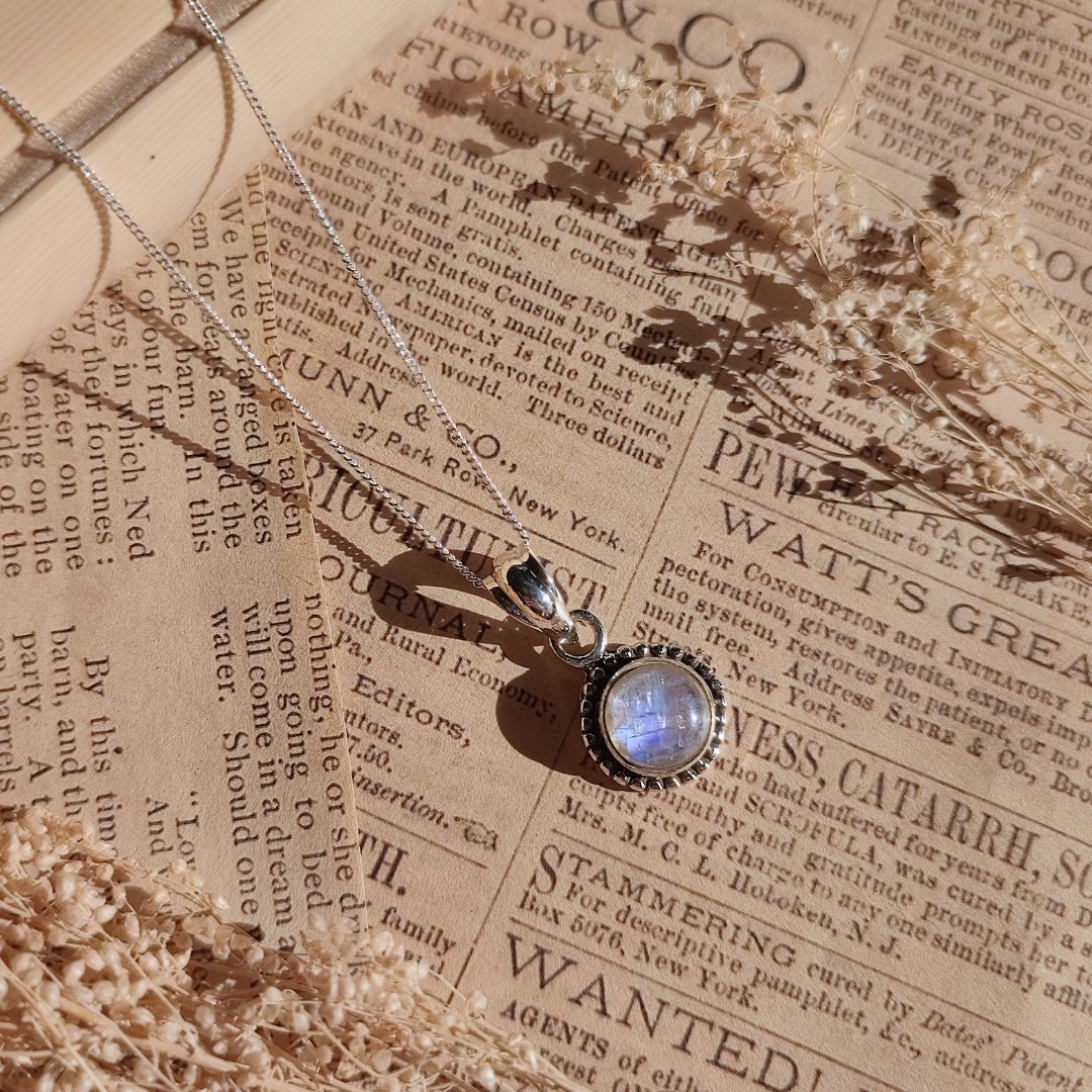 Colgante 'Anumati' de Piedra de Luna y Plata de Ley 925 - Mystical Tienda