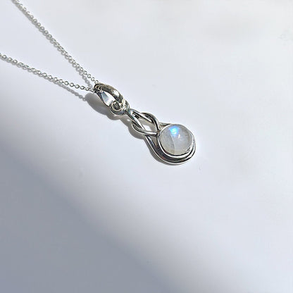 Colgante Arwen Piedra de Luna y Plata de Ley 925 - Mystical Tienda