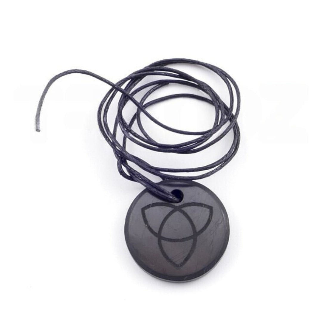 Colgante de Shungit con Triqueta - Mystical Tienda