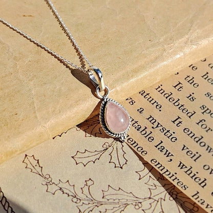 Colgante 'Dewi' Cuarzo Rosa y Plata de Ley 925 - Mystical Tienda