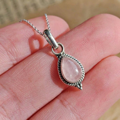 Colgante 'Dewi' Cuarzo Rosa y Plata de Ley 925 - Mystical Tienda