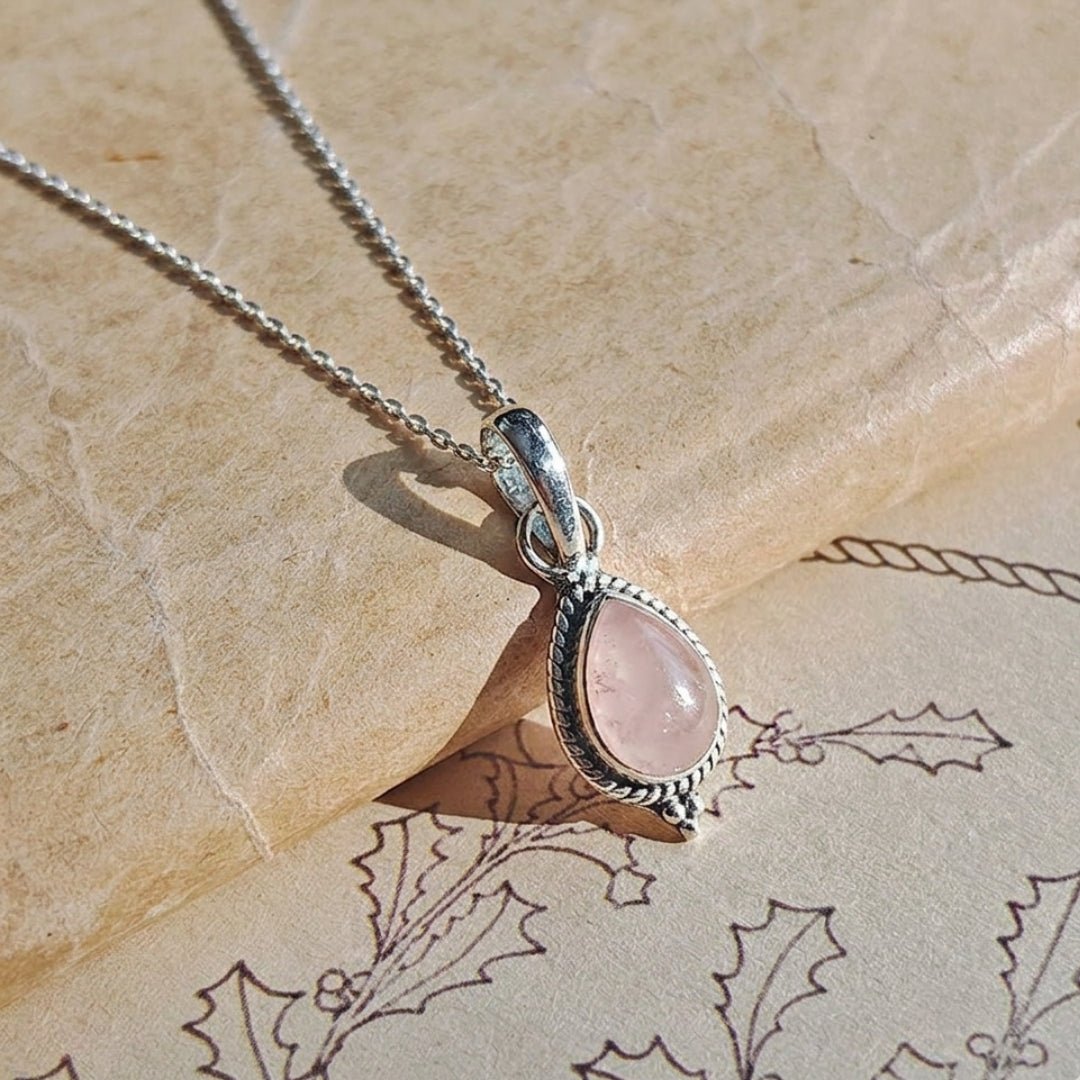 Colgante 'Dewi' Cuarzo Rosa y Plata de Ley 925 - Mystical Tienda