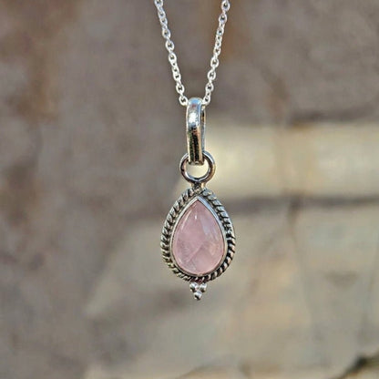 Colgante 'Dewi' Cuarzo Rosa y Plata de Ley 925 - Mystical Tienda