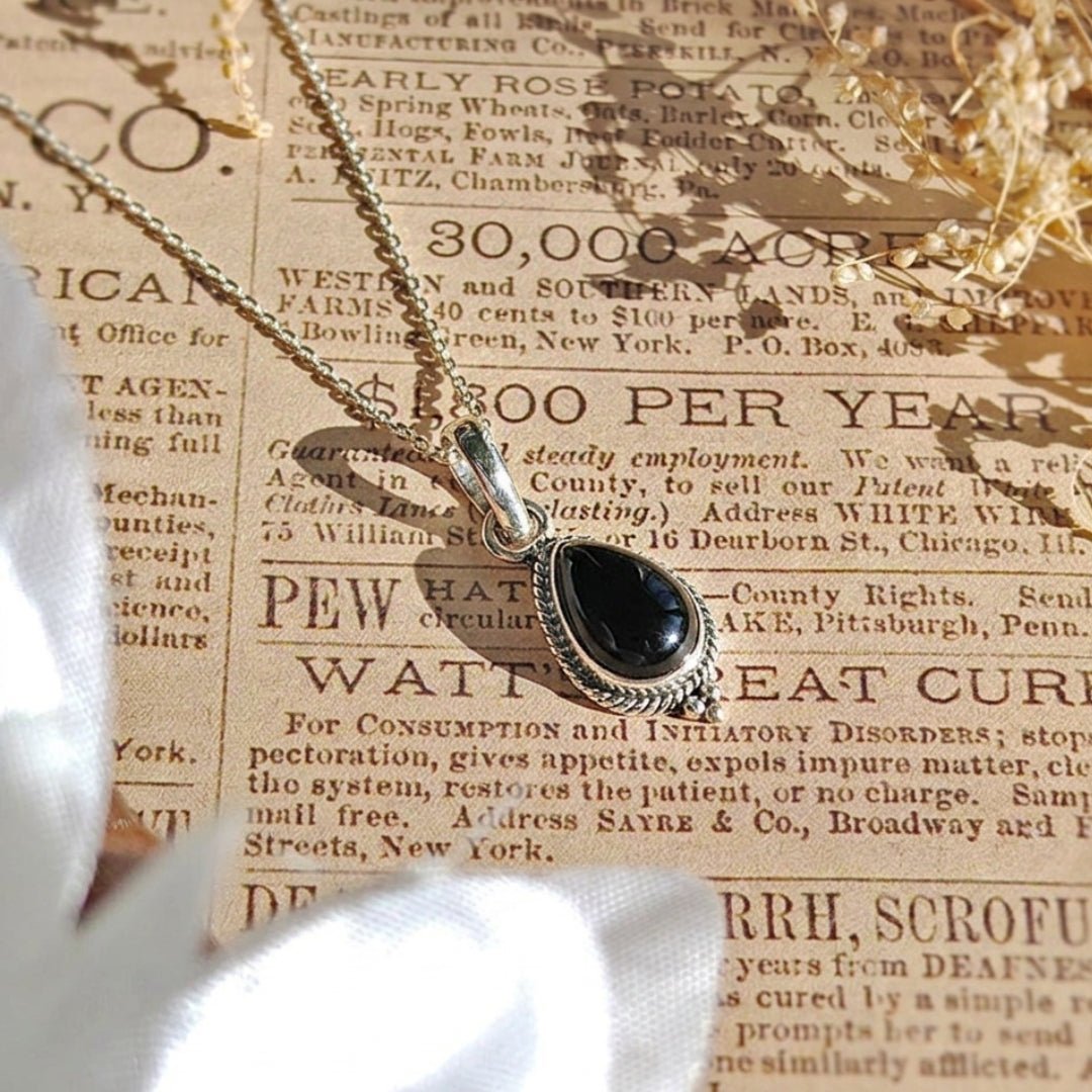Colgante 'Dewi' Ónix y Plata de Ley 925 - Mystical Tienda