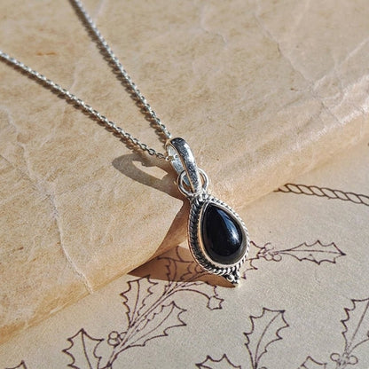 Colgante 'Dewi' Ónix y Plata de Ley 925 - Mystical Tienda