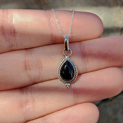 Colgante 'Dewi' Ónix y Plata de Ley 925 - Mystical Tienda