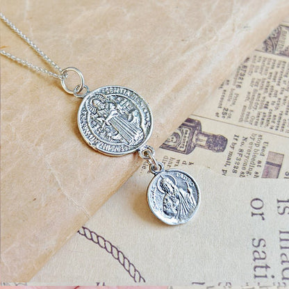 Colgante Doble Protección San Benito & San Judas Tadeo – Plata de Ley 925 - Mystical Tienda