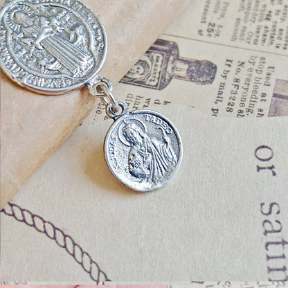 Colgante Doble Protección San Benito & San Judas Tadeo – Plata de Ley 925 - Mystical Tienda
