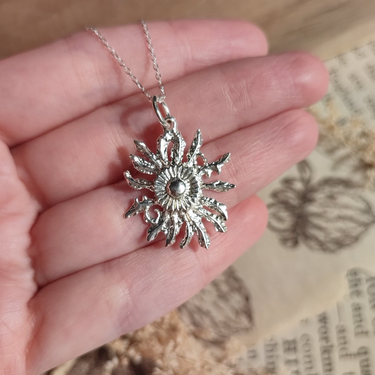 Colgante Eguzkilore - Plata de Ley 925 - Mystical Tienda