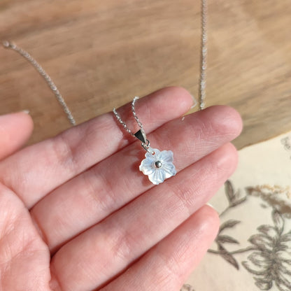 Colgante Flor de Cerezo - Nácar y Plata de Ley 925 - Mystical Tienda